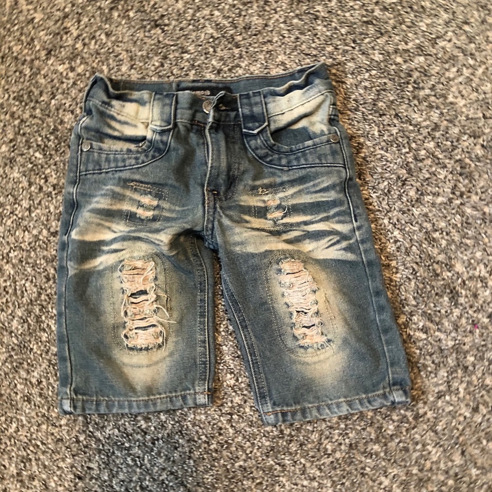 EMBROIDERED KID’S SHORTS
